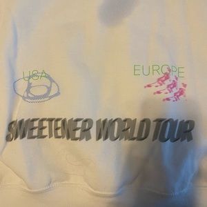 Ariana Grande Sweetener World Tour Crewneck! NEW